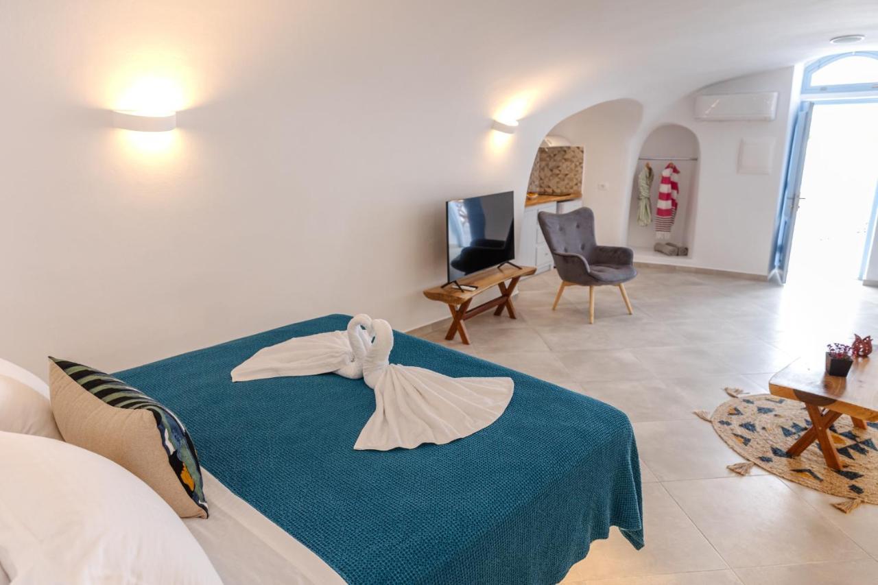 Sunborn Oia Suites Exterior photo